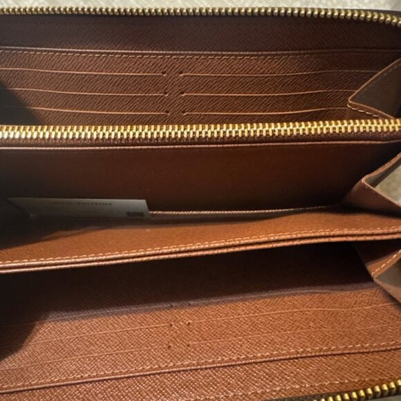 LV Zippy Wallet - Picture 5 of 6